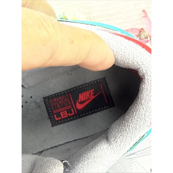 (S6) Nike Lebron 11 VO2 Grey Sneaker Size 13